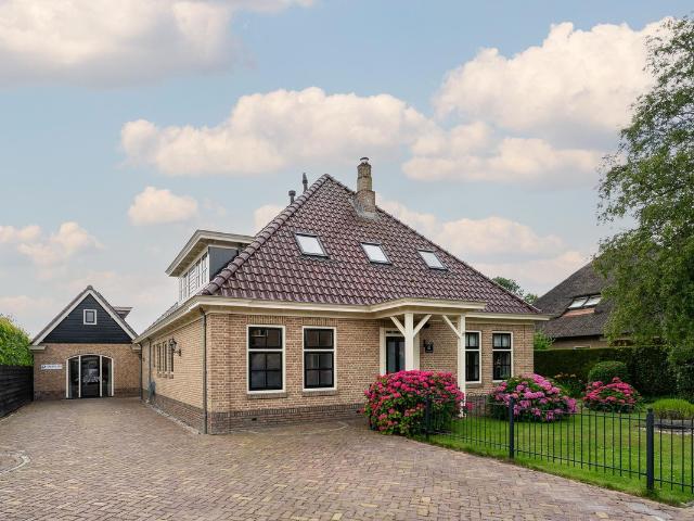 Woonboerderij te koop in Venhuizen, Noord Holland