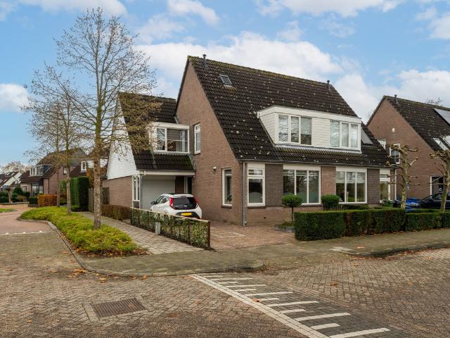 Eengezinswoning te koop in Woudrichem, Noord Brabant