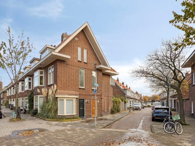 Bovenwoning te koop in Tuinstadwijk, Leiden