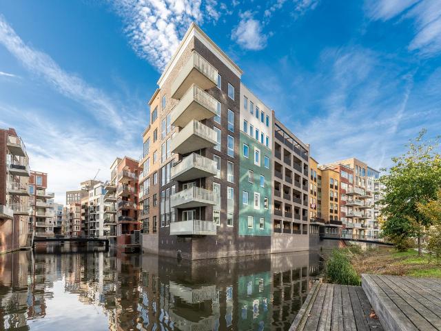 Bovenwoning te koop in Holland Park, Diemen