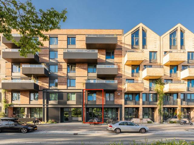 Benedenwoning te koop in Holland Park, Diemen