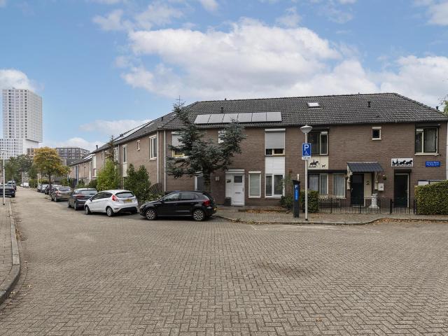 Eengezinswoning te koop in Woensel-Zuid, Acht