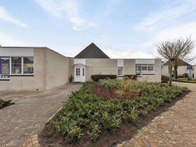 Bungalow te koop in Stevenshof, Zuid Holland