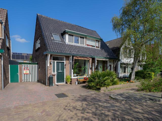 Eengezinswoning te koop in Sint Aagtendorp, Beverwijk