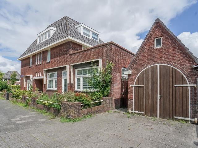 Woonboerderij te koop in Alkmaar, Noord Holland