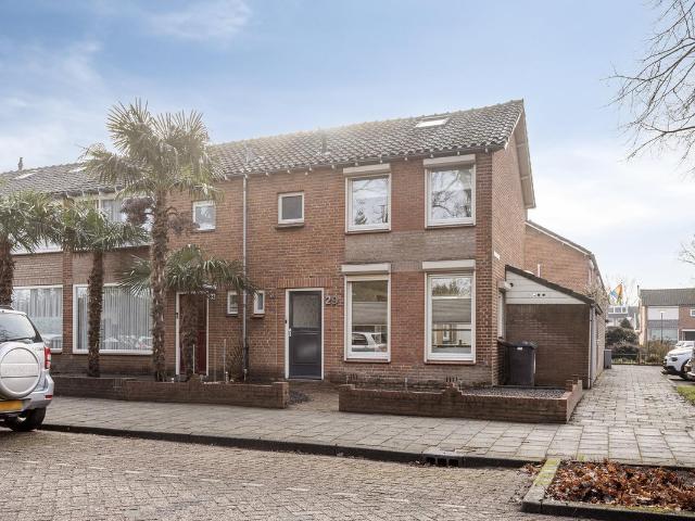 Woning te koop in Bloemenoord, Waalwijk