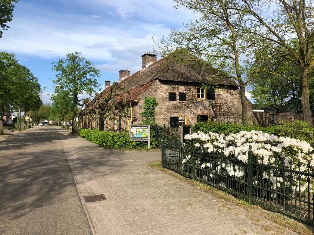 Woonboerderij te koop in Gastel, Noord Brabant
