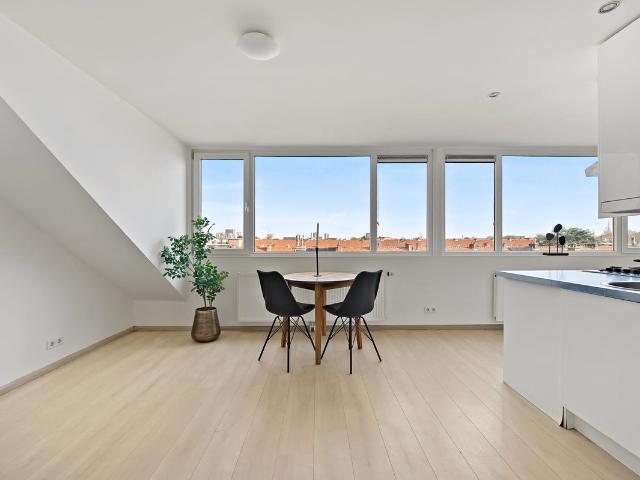 Bovenwoning te koop in Den Haag, Zuid Holland