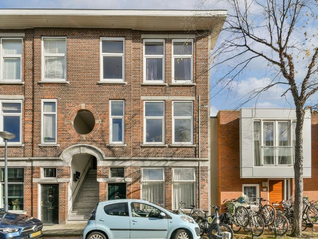 Bovenwoning te koop in De Coebel, Leiden