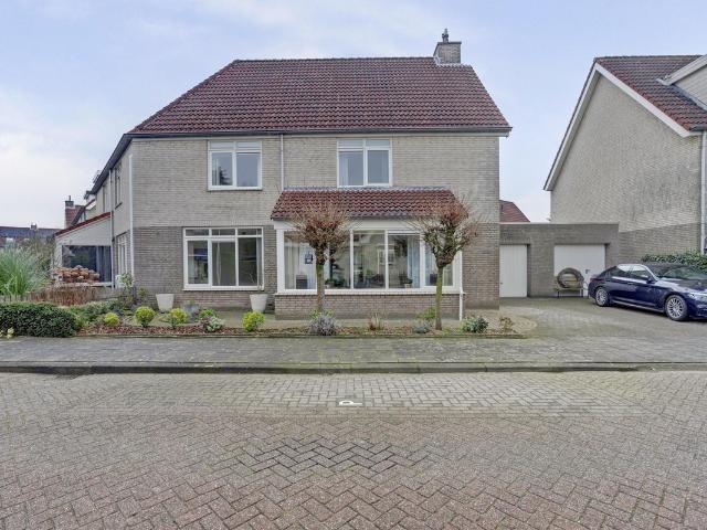 Woning te koop in Maasdam, Zuid Holland