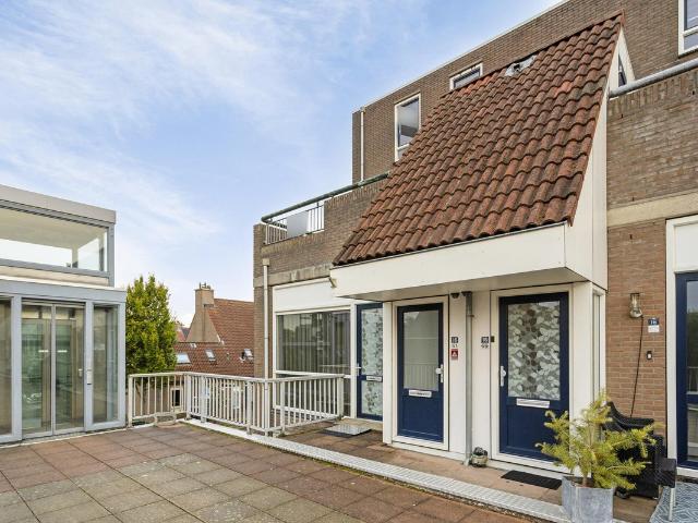 Dubbele Bovenwoning te koop in De Veste, Lelystad