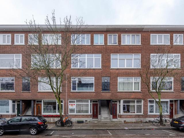 Benedenwoning te koop in Charlois, Rotterdam