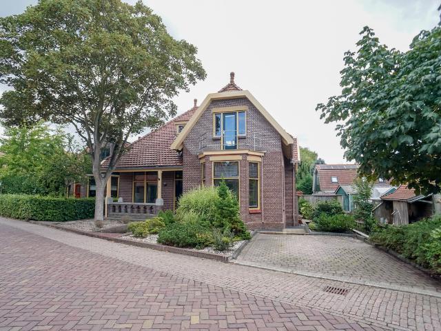 Woonboerderij te koop
