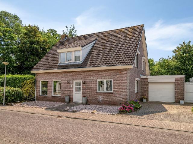 Eengezinswoning te koop in Steenbergen