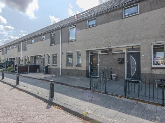 Eengezinswoning te koop in Spijkenisse, De Schenkel