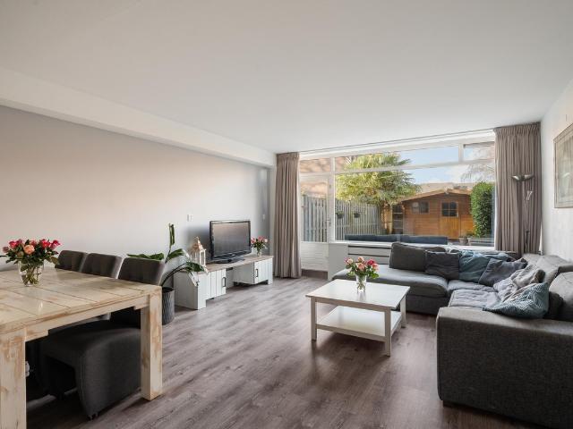 Dubbele Bovenwoning te koop in Buytenwegh, Zoetermeer