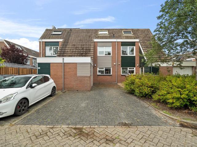 Eengezinswoning te koop in Julianadorp, Doorzwin