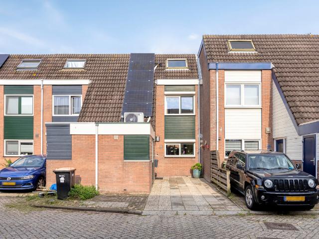 Eengezinswoning te koop in Julianadorp, Doorzwin