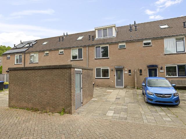 Eengezinswoning te koop in Julianadorp, Doorzwin