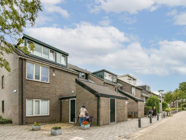 Dubbele Bovenwoning te koop