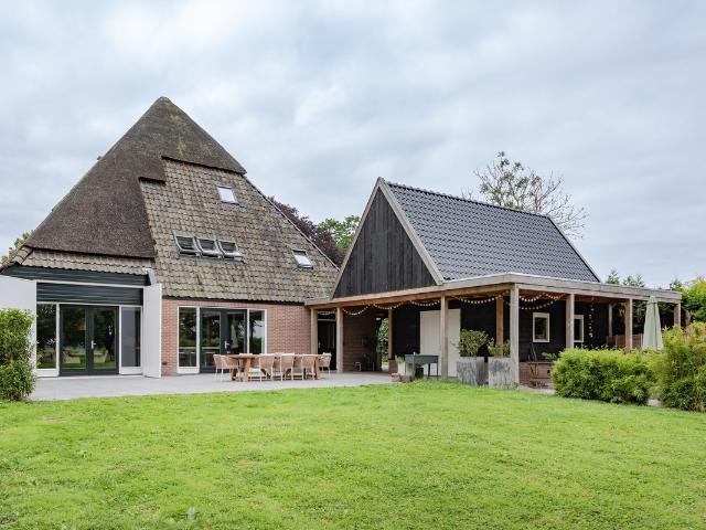 Woonboerderij te koop in Schellinkhout
