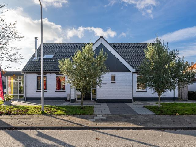 Woning te koop in Sommelsdijk, Zuid Holland