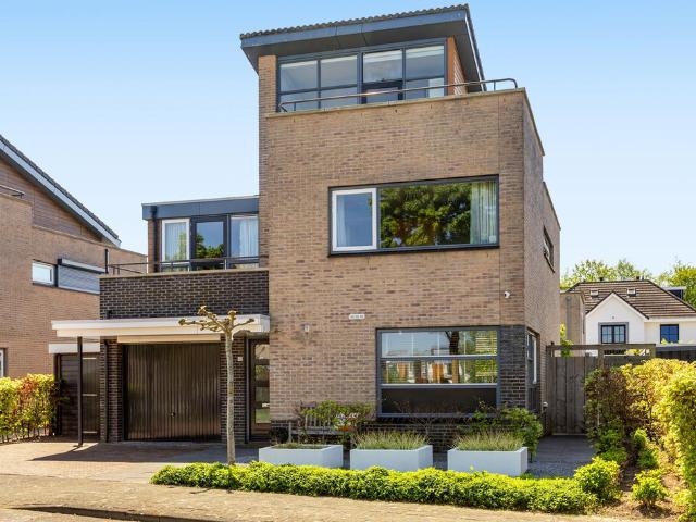 Woonboerderij te koop in Hoevelaken, Gelderland