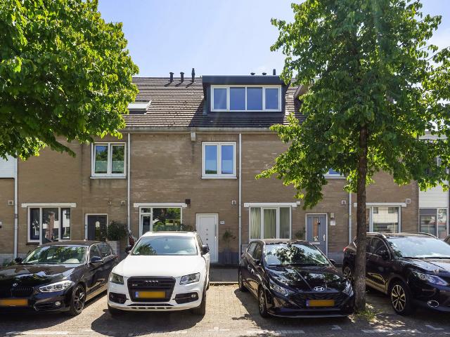 Eengezinswoning te koop in 's-gravenhage, Houtwijk