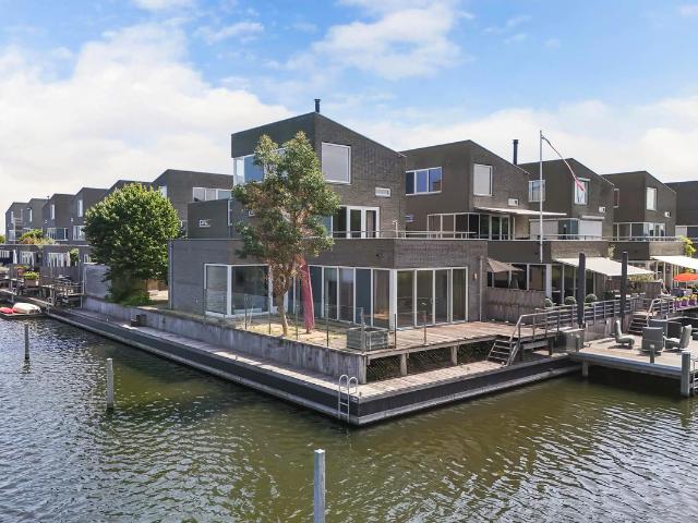 Villa te koop in Almere, Noorderplassen