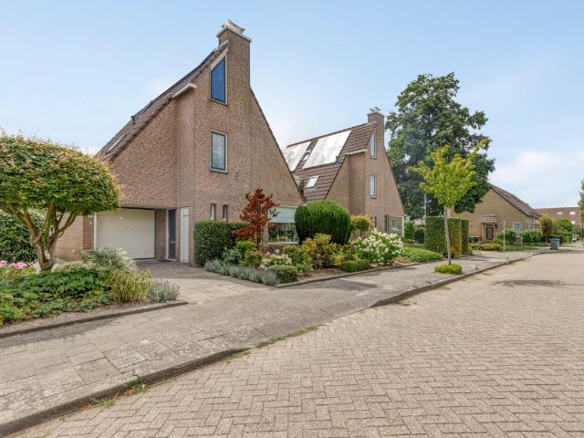 Eengezinswoning te koop in Hardinxveld, De Rokerij