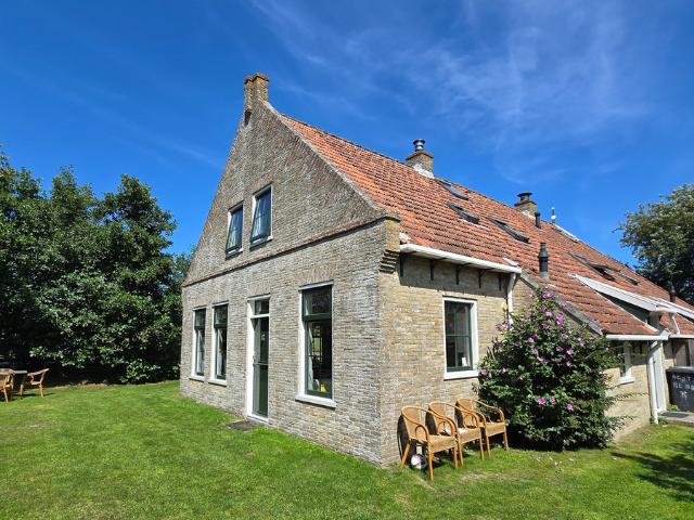 Woonboerderij te koop in Friesland