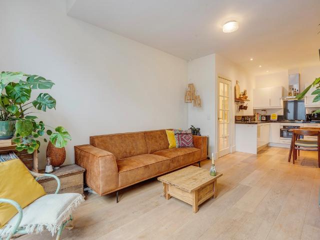 Benedenwoning te koop in Bomenbuurt, Den Haag