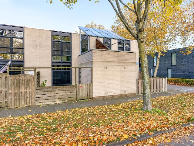 Bovenwoning te koop in Staatsliedenwijk, Almere-haven