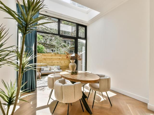 Benedenwoning te koop in Indische Buurt, Amsterdam