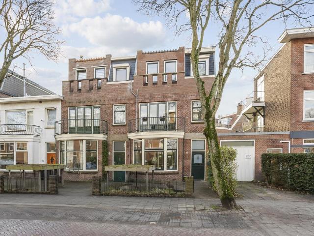 Tussenwoning te koop in Bomenbuurt, Rijswijk
