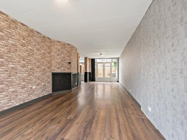 Benedenwoning te koop in 's-gravenhage, Laakkwartier