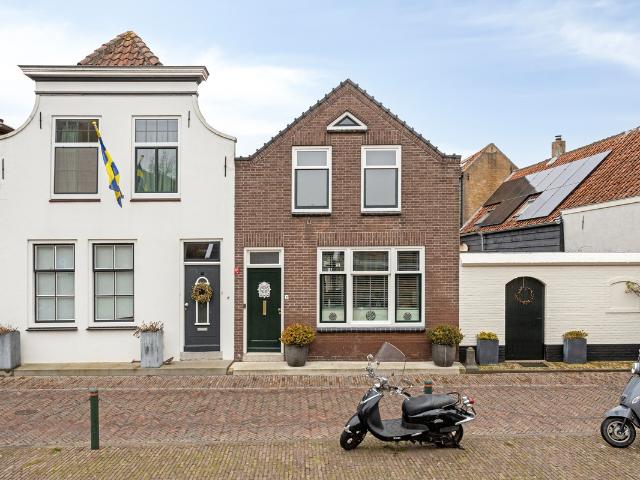 Woning te koop in Sommelsdijk, Zuid Holland