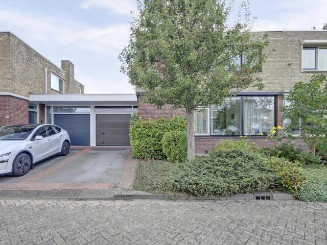 Woning te koop in Groenewoud, Spijkenisse