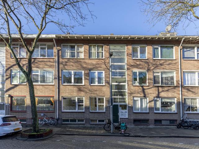 Benedenwoning te koop in Charlois, Rotterdam