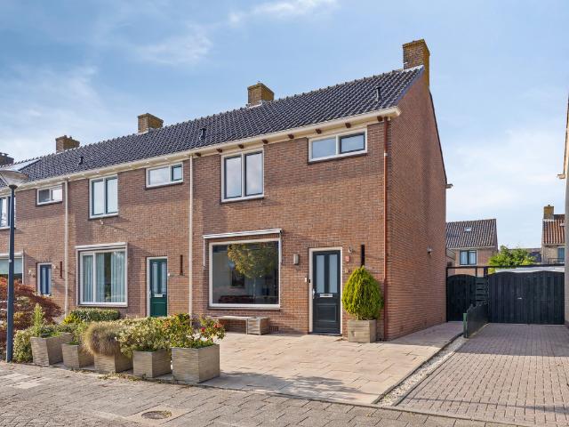 Woning te koop in De Bangert, Hoorn
