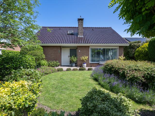 Bungalow te koop in Schildersbuurt, Middelharnis