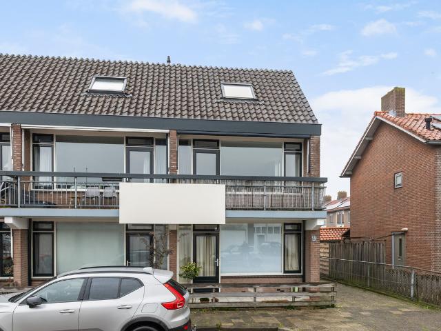 Dubbele Bovenwoning te koop in Woerden