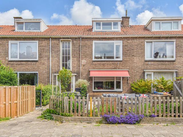 Benedenwoning te koop in Voorburg