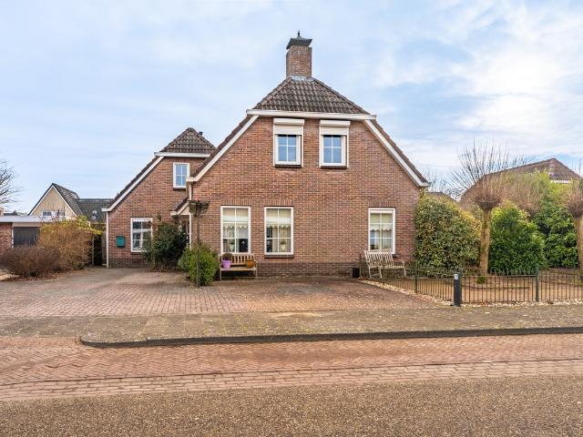 Woning te koop in Grintweg, Winschoten