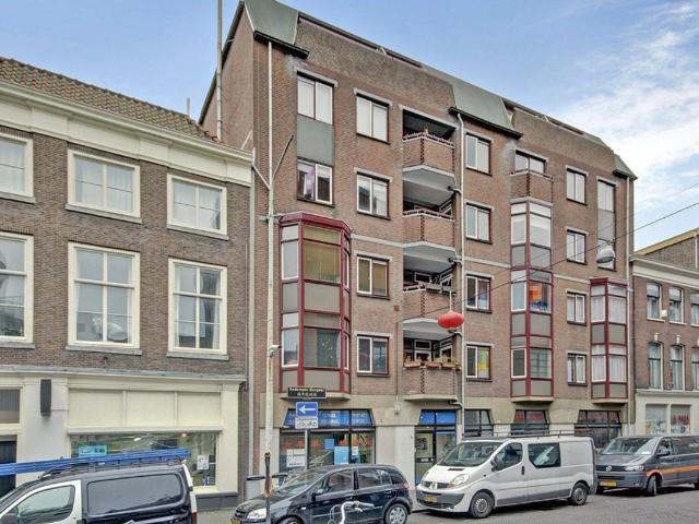 Bovenwoning te koop in Den Haag, Zuid Holland