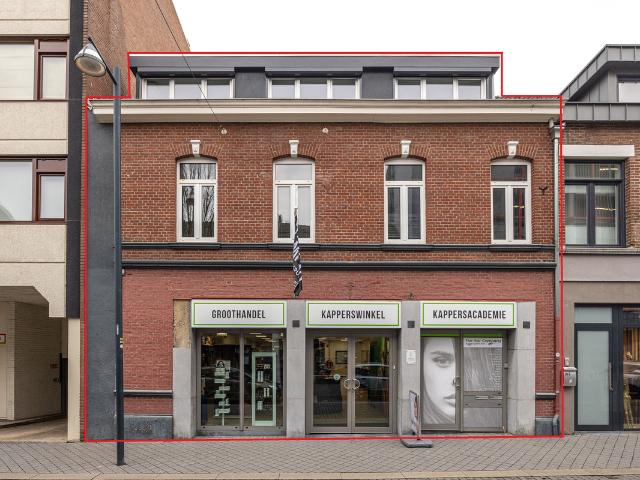 Bovenwoning te koop in Eikenderveld, Heerlen