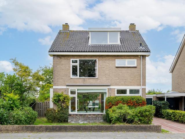 Woonboerderij te koop in Voorschoten, Zuid Holland