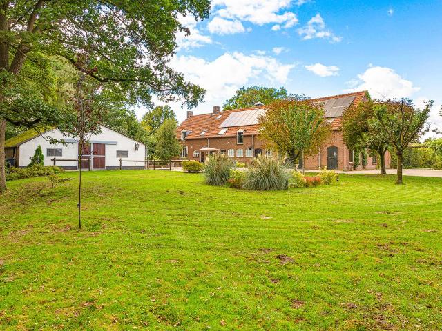 Woonboerderij te koop in Afferden, Limburg