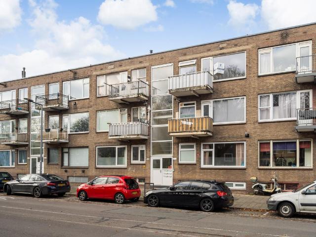 Benedenwoning te koop in Charlois, Rotterdam