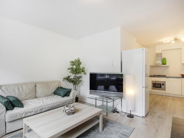 Bovenwoning te koop in Rotterdam, Zuidplein